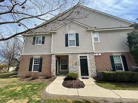 1st image of 40484 Bay Harbor Ln