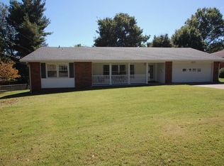 2276 E Mirabeau St, Springfield, MO 65804