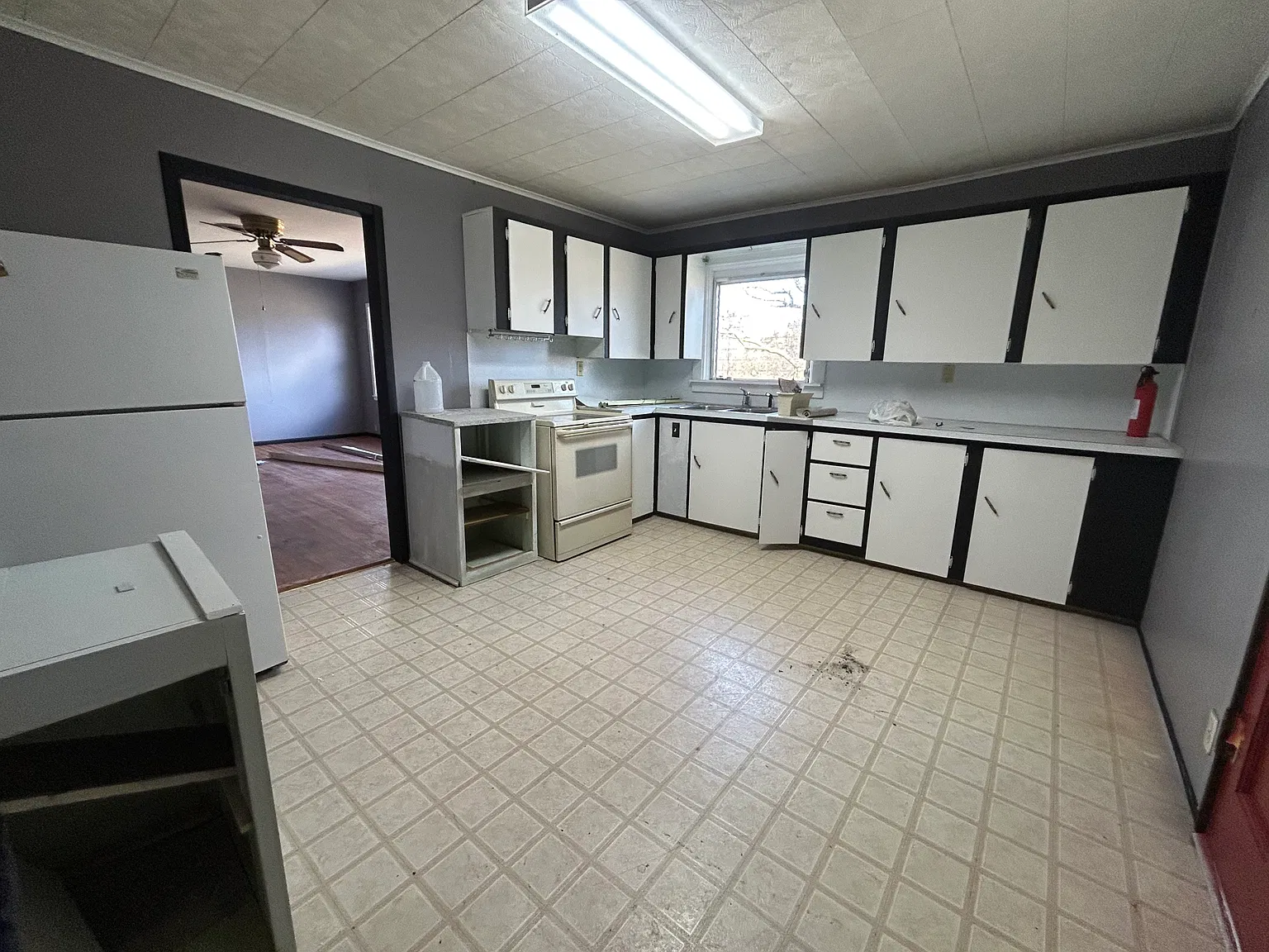 3 bed, 1815 sqft, $1,100 — Photo 1