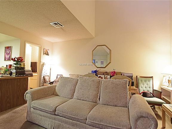 5th image of 1112 Willow Tree Dr Unit B