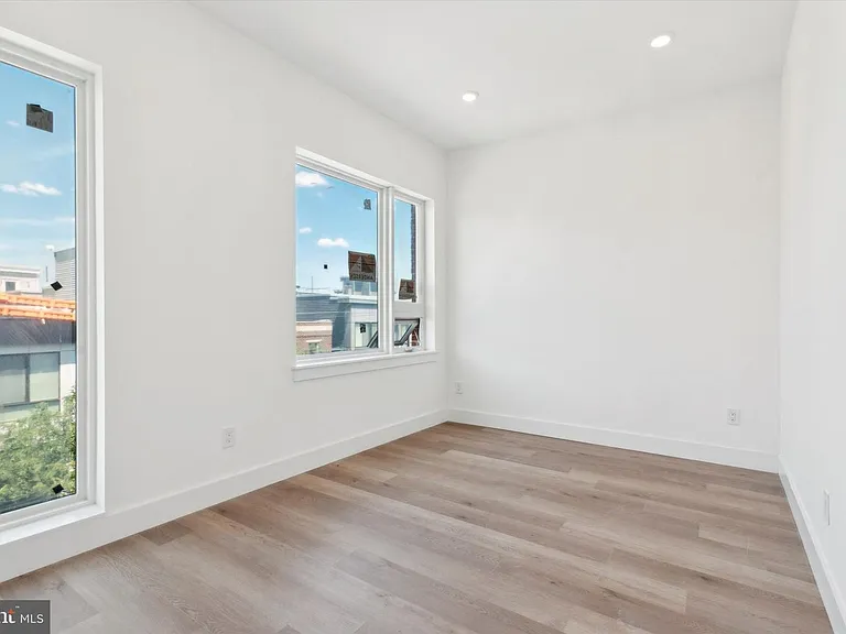 2025 Frankford Ave #G — Photo 4