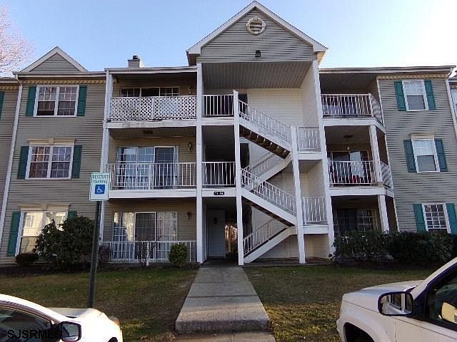 1st image of 80 Iroquois Dr #2
