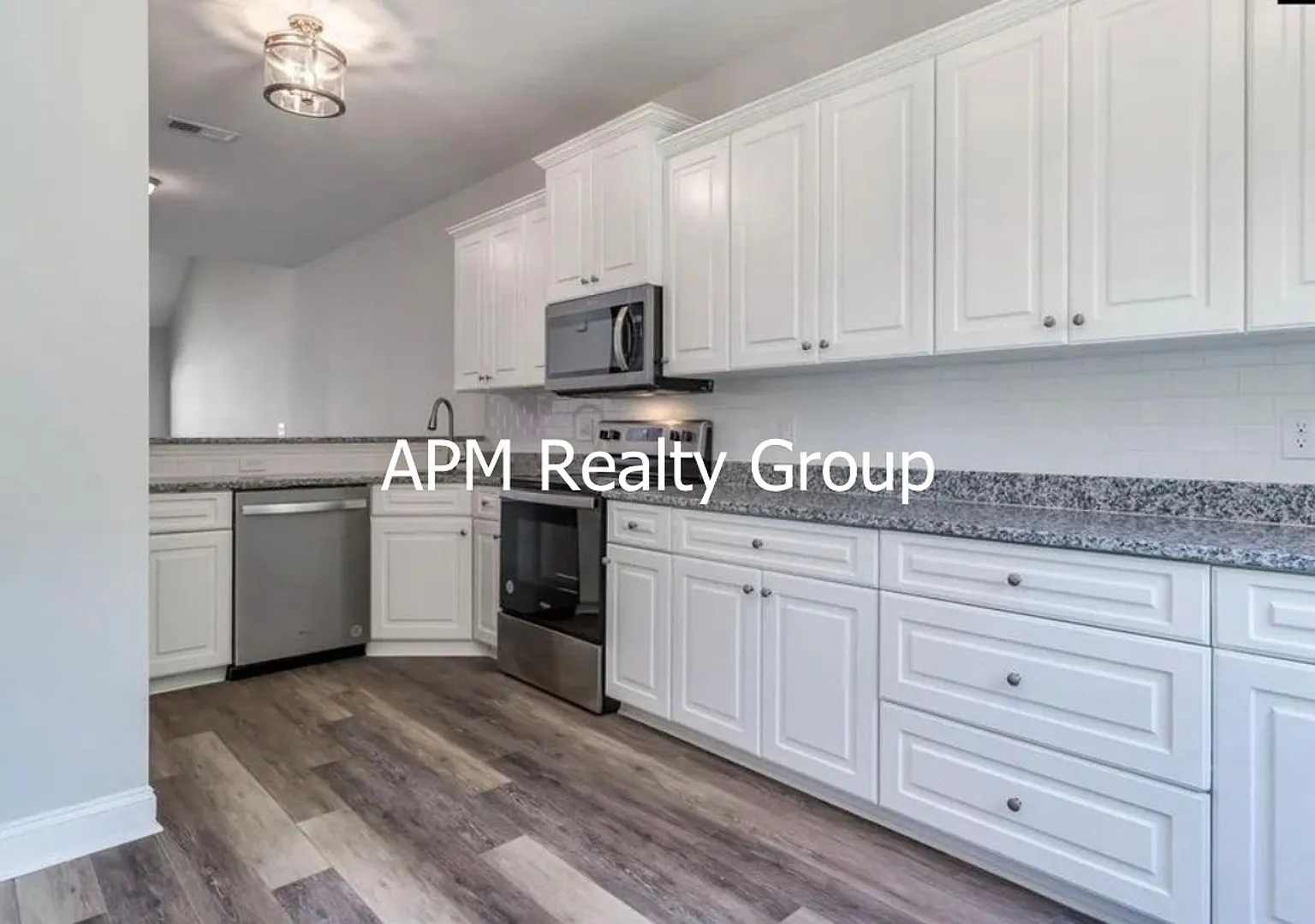 Easly Living Townhome — Photo 4