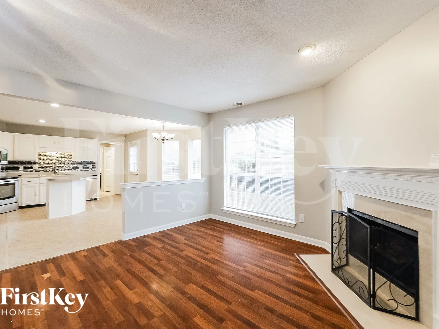4 bed, 2.5 bath, 2190 sqft, $2,030 — Photo 4