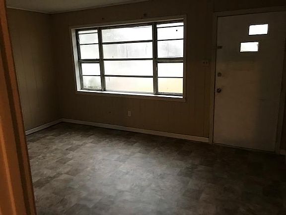 3rd image of 373 Watson Dr