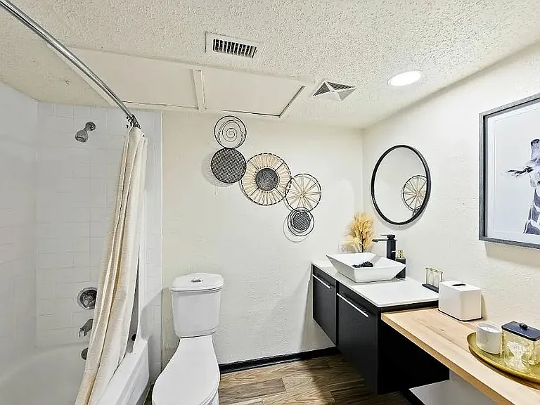 Experience the modern charm of The WerX with stylish bathrooms featuring sleek finishes and elegant decor. Enjoy a blend of comfort and sophistication that enhances your daily routine. Explore your new home today!