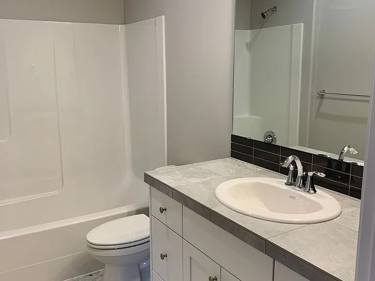807 Water Ave NE — Photo 10