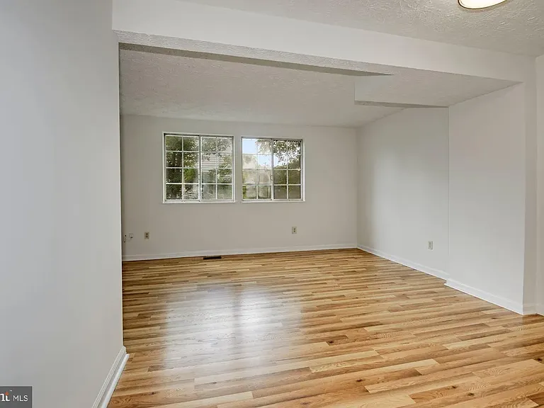 2853 Middleboro Dr — Photo 14