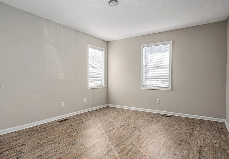 324 Lexington St #1 — Photo 9