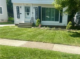 6070 Maplecliff Dr, Parma Heights, OH 44130