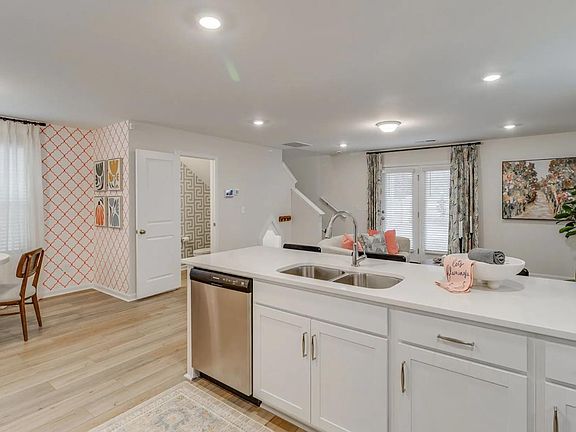 4th image of 104 Monterey Dr #1H54WU