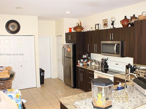 4th image of 3839 Pond Apple Dr #6