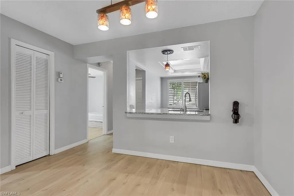 2 bed, 2.0 bath, 866 sqft, $2,100 — Photo 4