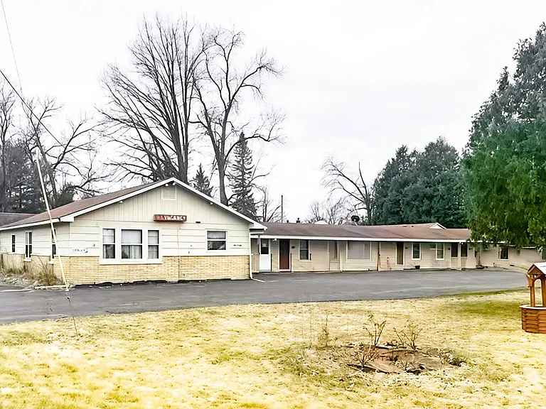 420 Edgewood Ave E — Photo 9