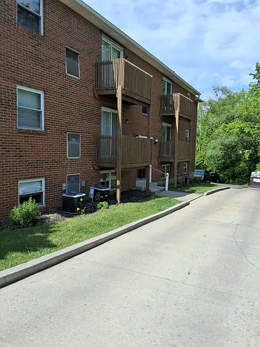 1011 Arrowhead Dr Photo 1
