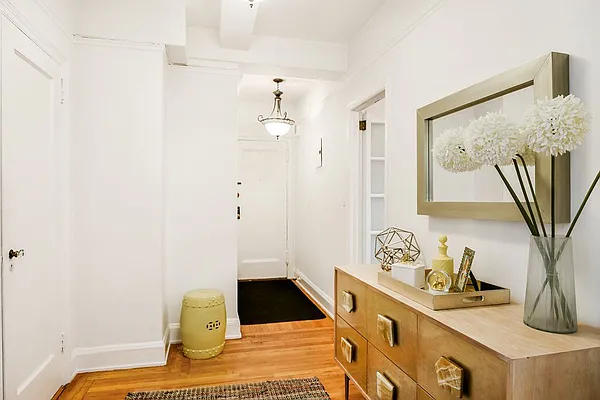 Sold by Compass | media 21