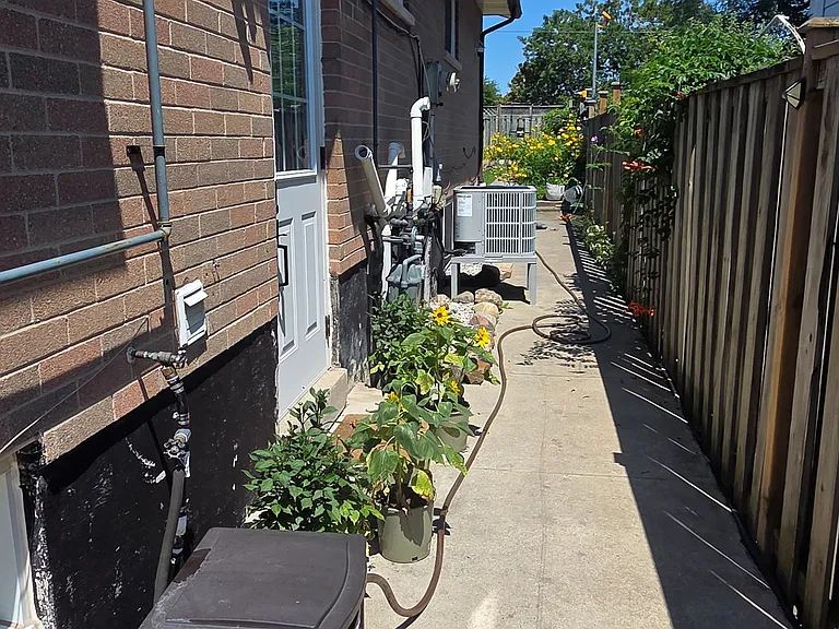 3692 Ellengale Dr #1 — Photo 18