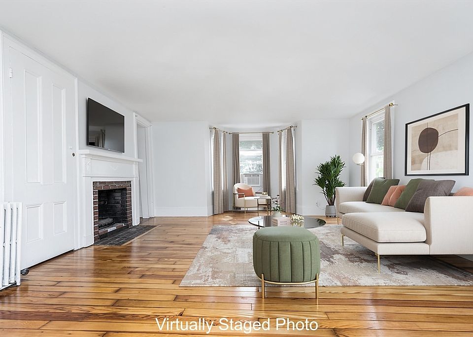 1st image of 946 Bay Rd #2