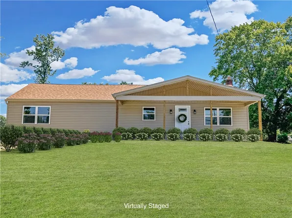 1467 Savannah Rd, New Castle, PA 16101