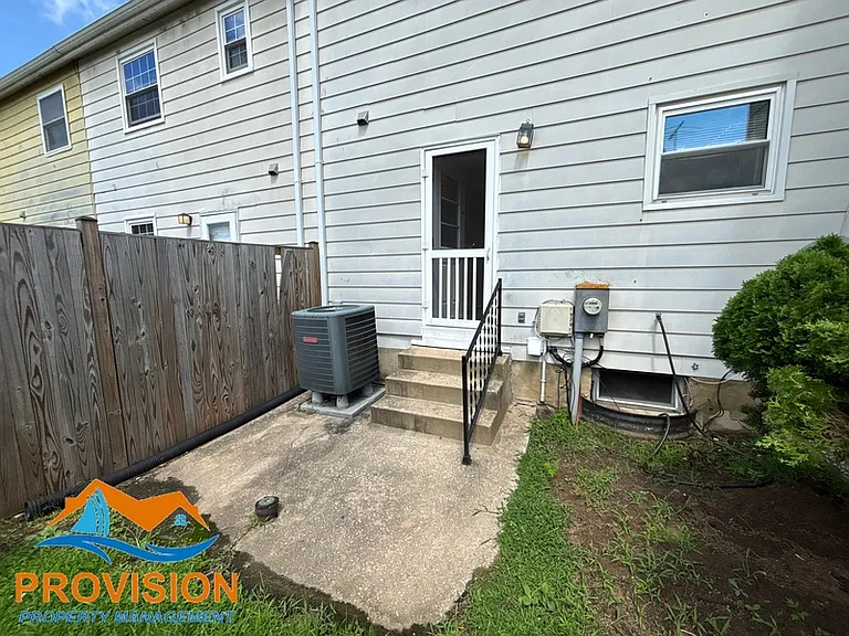 463 Longtowne Ct — Photo 23