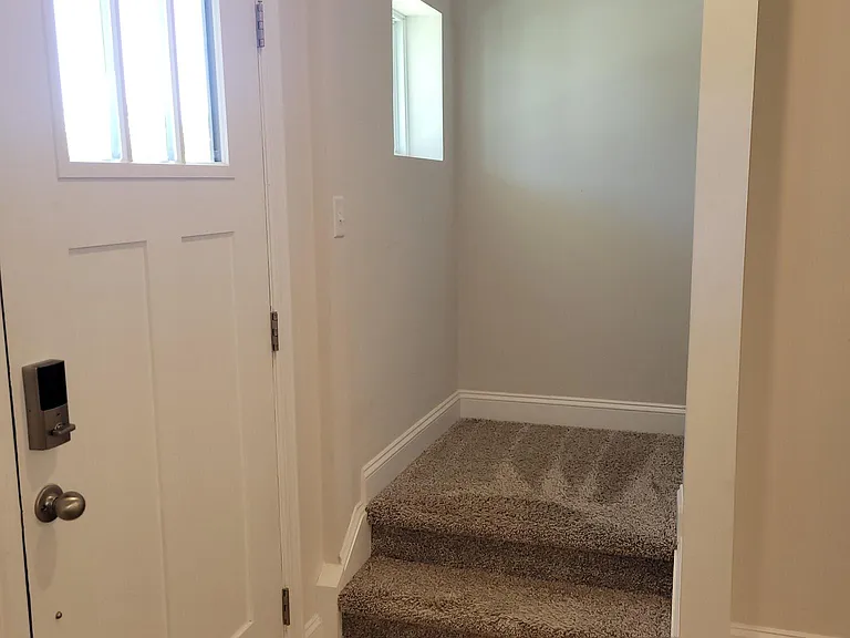 221 River Rd — Photo 11