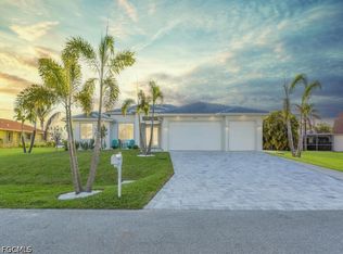 912 SW 4th Pl, Cape Coral, FL 33991