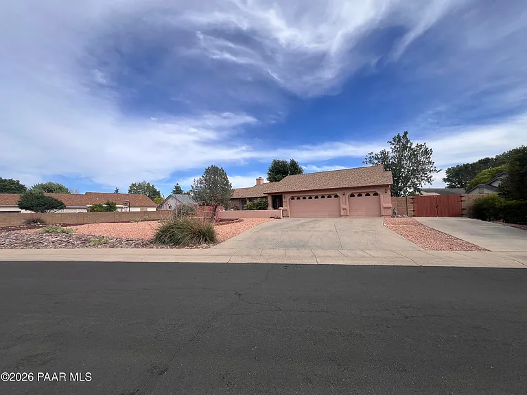 7451 Granite — Photo 2