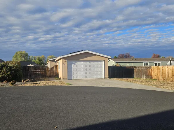834 NE Paiute Ct, Redmond, OR 97756