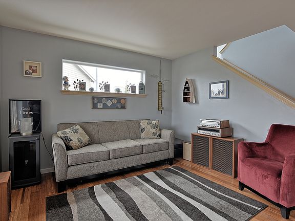 2nd image of 8811 77th Ave NE