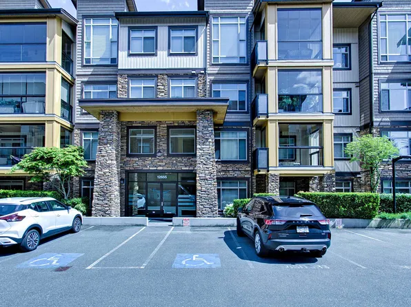 12655 190a St #211, Pitt Meadows, BC V3Y 0E9
