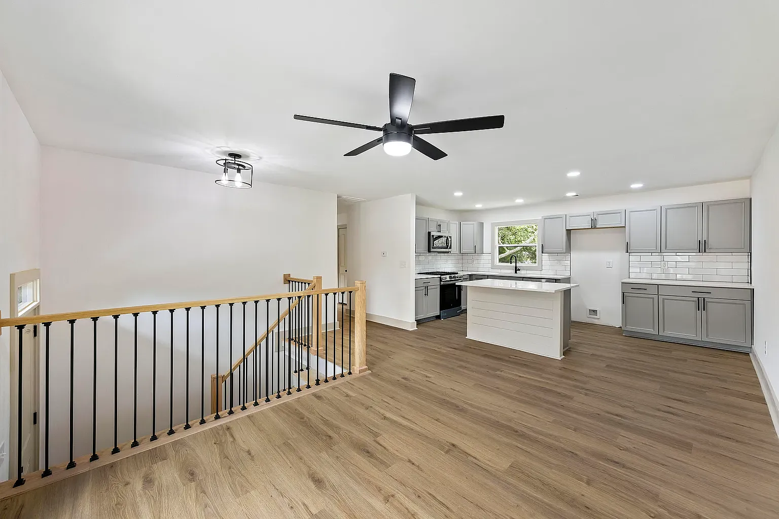 5 bed, 1900 sqft, $4,000 — Photo 4