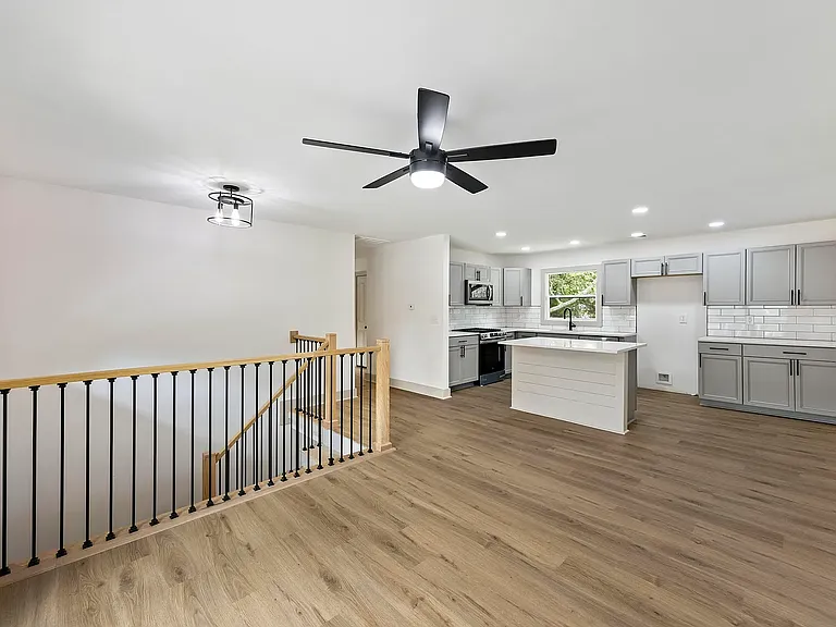 1411 Westway Dr — Photo 4