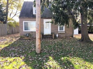 37112 Saint Clair St, Willoughby, OH 44094