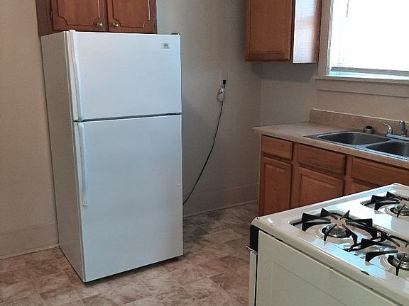 4th image of 209-211 Scammel St #2