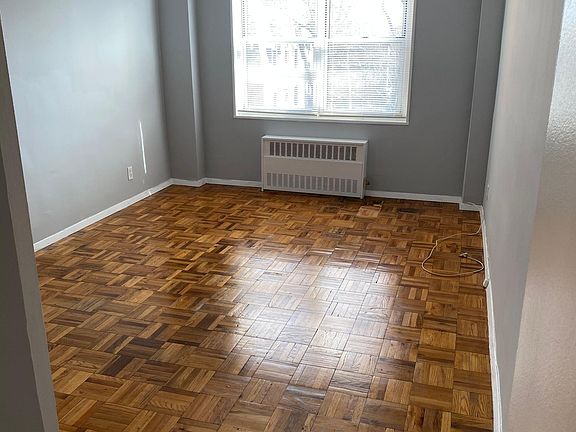 5th image of 10 Lake St APT 3