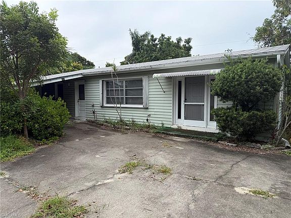 3rd image of 1030 22nd AVE N