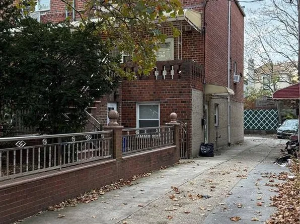 1582 E 52nd St, Brooklyn, NY 11234