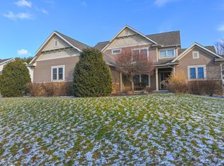 831 Meadow Ln, Wooster, OH