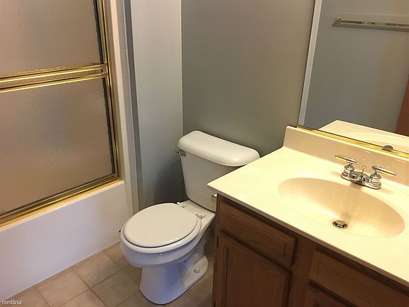 2041 B Franklin Master Bath