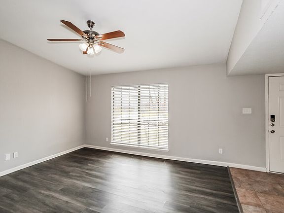 3rd image of 2109 Kings Rd