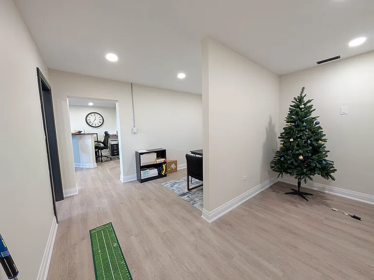 174 Eastchester Ave — Photo 15