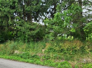 1757 Mill Bridge Rd, Ellwood City, PA 16117