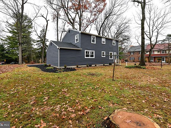 4th image of 1058 Wayne Ave