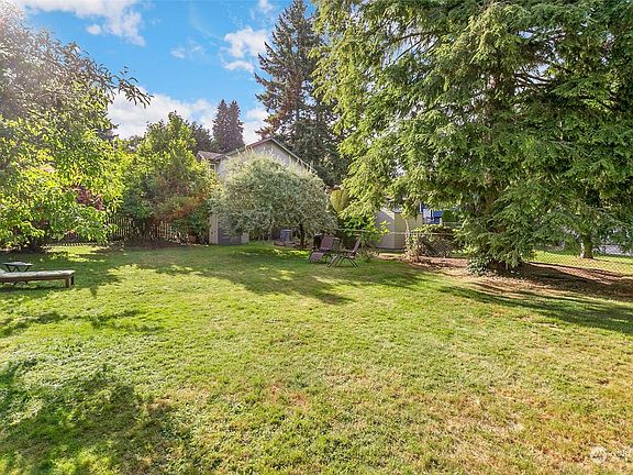 3rd image of 10711 28th Avenue NE