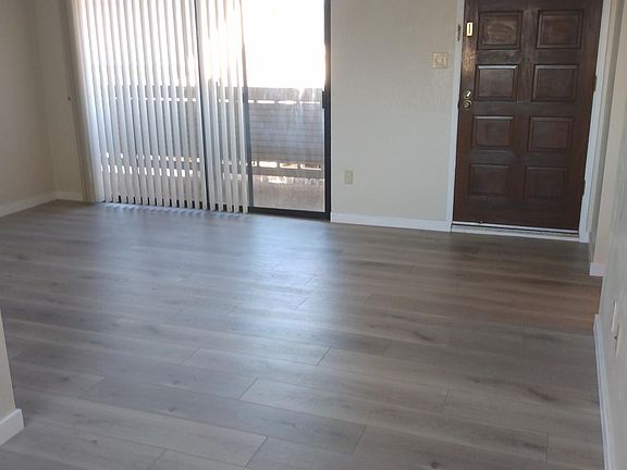 4th image of 555 Grand Ave