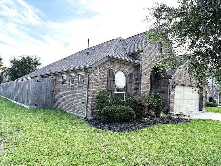 20703 Riley Copper Dr — Photo 2
