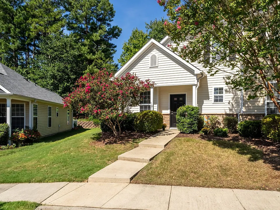 518 Auburn Square Dr