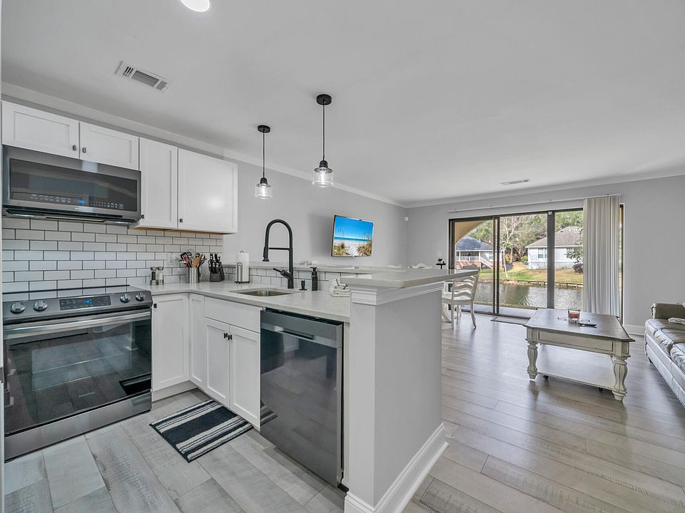 1st image of 205 Westlake Ct #205