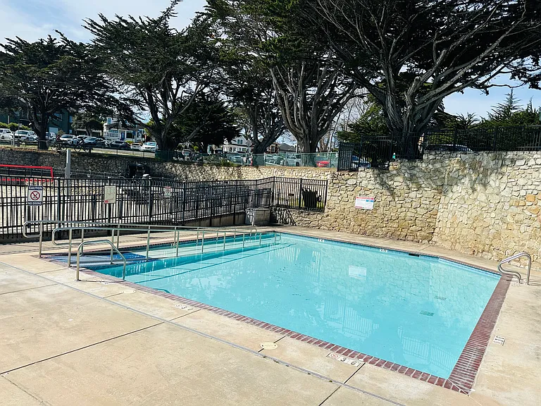 Ocean View Blvd — Photo 19