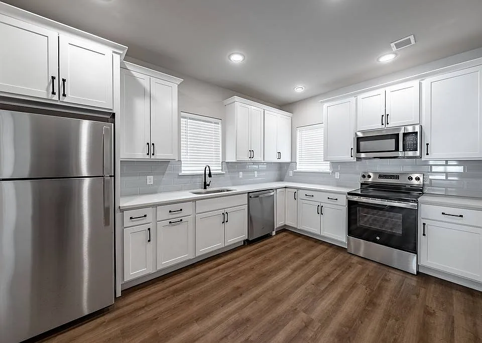 30 Excelsior Ave #FLAT